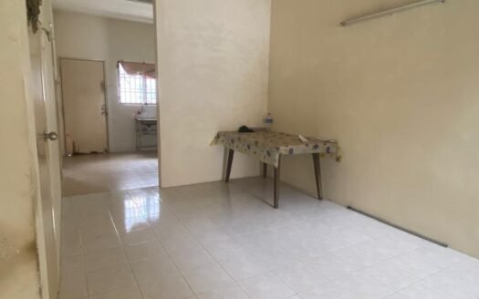 2-storey Terrace @Taman Idaman For rent RM1300 /Simpang Ampat