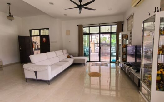Fully Reno & Furnished / 2-Storey Semi D Corner House For Sale RM950K